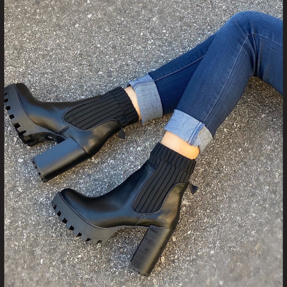 Shoes - Black Round Toe Lug Platform Knit Panel Block Heel